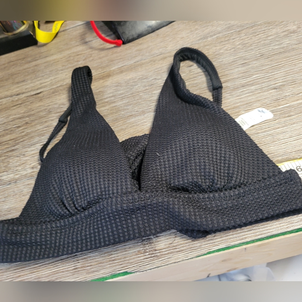 Aerie NWOT Black Triangle Bikini Top Size XSMALL